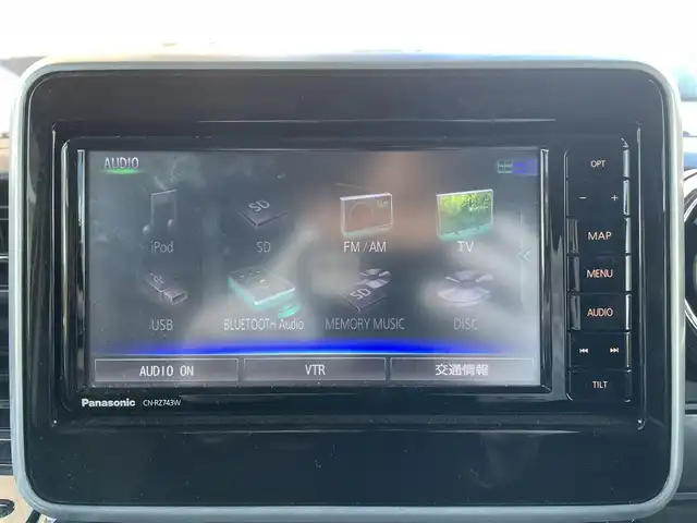 スズキ スペーシア カスタム HYBRID XS ターボ 東京都 2018(平30)年 4.1万km ピュアホワイトパール/ブラック2トーン ターボ/社外メモリナビ(CN-RZ743W)/　(フルセグTV/Bluetooth/DVD/SD/USB)/バックカメラ/ETC/前後ドライブレコーダー/両側パワースライドドア/ハーフレザーシート/D席シートヒーター/レザー調シートカバー/クルーズコントロール/スズキ セーフティ サポート/・デュアルセンサーブレーキサポート/・車線逸脱警報機能/・先行車発進お知らせ機能/・後退時ブレーキサポート/・リヤパーキングセンサー/・誤発進抑制機能/・ふらつき警報機能/・ハイビームアシスト/・後方誤発進抑制機能/横滑り防止装置/パドルシフト/スマートキー/社外14インチアルミホイール/(純正15インチアルミ車載)/純正LEDヘッドライト/カーテンエアバック/スペアキー1本/保証書/取扱説明書