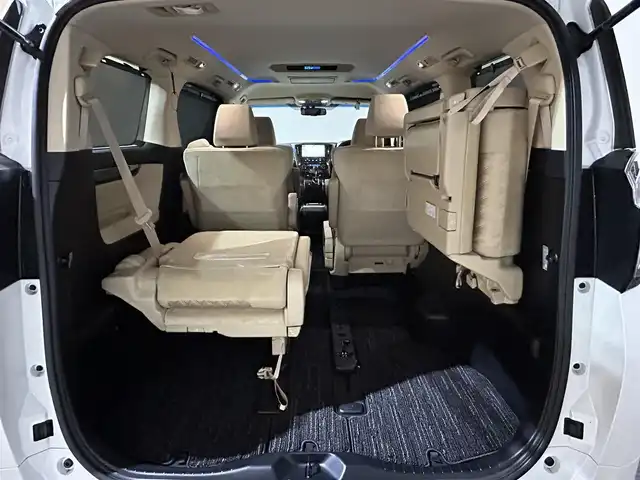 トヨタ ヴェルファイア V 愛媛県 2017(平29)年 6万km ホワイトパールクリスタルシャイン 純正ナビ/(AM/FM/CD/DVD/フルセグ/Bluetooth)/バックカメラ/純正フリップダウンモニター/両側パワースライドドア/クルーズコントロール/運転席パワーシート/シートメモリー/衝突被害軽減ブレーキ/純正ドライブレコーダー/ビルトインＥＴＣ　/ステアリングリモコン/ＬＥＤヘッドライト/オットマン/キャプテンシート/取扱説明書