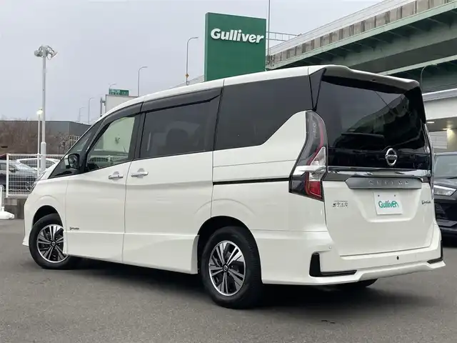 日産 セレナ e－パワー ハイウェイスター V 愛知県 2022(令4)年 6.7万km ブリリアントホワイトパール 純正ナビ/フルセグTV/BT/ハンズフリーパワースライドドア(両側)/バックカメラ/アラウンドビューモニター/ビルトインETC/ドライブレコーダー/後席専用モニター/クルーズコントロール/プロパイロット/ソナー機能/全方位運転支援システム/・インテリジェントエマージェンシーブレーキ/・踏み間違い衝突防止アシスト/・車線逸脱防止支援システム/・後側方衝突防止支援システム/・標識検知機能/・前方衝突予測警報/BSM/アダプティブLEDヘッドランプ/オートライト/デュアルオートエアコン/本革巻きステアリング/ステアリングヒーター/ステアリングスイッチ/前席シートヒーター/純正15インチアルミホイール/インテリジェントキー/プッシュパワースターター/禁煙車