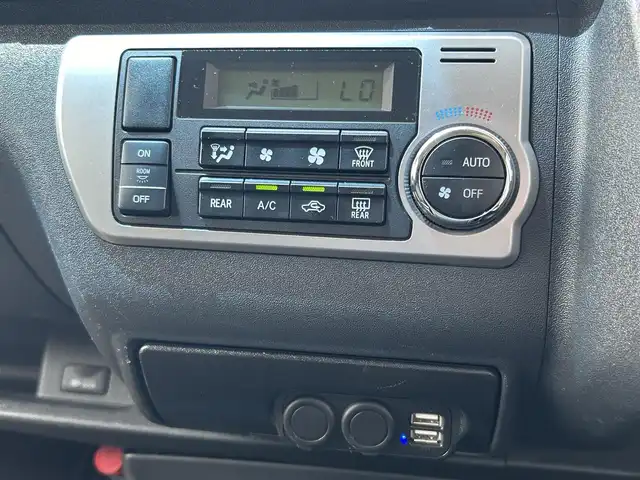 トヨタ ハイエース GL 広島県 2014(平26)年 11.9万km ブラックマイカ 禁煙車/パイオニアスピーカー/純正15インチＡＷ/社外SDナビ/(BT/DVD/CD/SD/AUX/iPod/USB)/フルセグテレビ/プッシュスタート/オートライト/純正LEDヘッドライト/ビルトインETC/片側パワースライドドア/純正フロアマット/スペアキー
