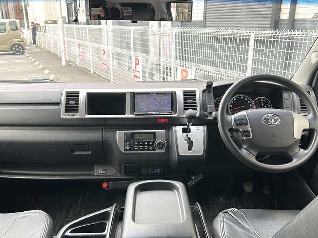トヨタ ハイエース GL 京都府 2014(平26)年 11.9万km ブラックマイカ 社外SDナビ /（AVIC-ZH007)/フルセグTV /フリップダウンモニター /スマートキー　/純正ビルトインETC　/エンジンスタートボタン　/WAC　/スペアキー有　/Bluetooth/CD再生機能　/USB　/ipod/AUX　/純正フロアマット/純正ホイールカバー/盗難防止装置/Wエアバッグ