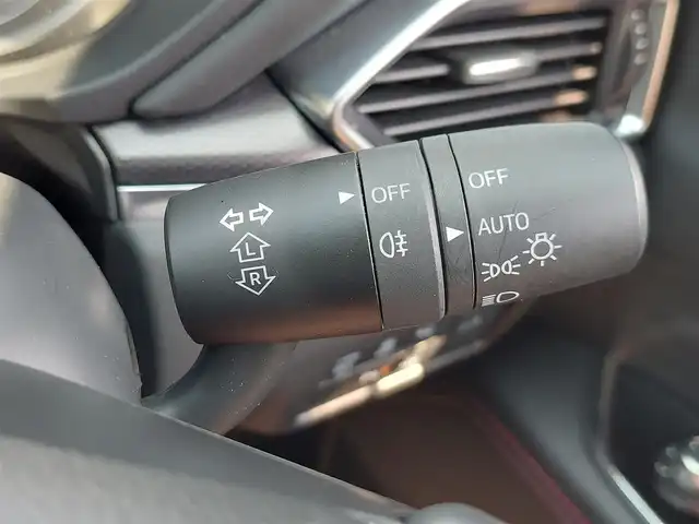 マツダ ＣＸ－８ XD ブラックトーンエディション 東京都 2023(令5)年 2.8万km プラチナクォーツメタリック 4WD・7人乗り/衝突軽減ブレーキ/レーンキープアシスト/オートハイビーム/オフロードトラクションアシスト/レーダークルーズコントロール/クリアランスソナー/純正10インチナビ/AM/FM/TV/BT/AppleCarplay/androidauto/全周囲カメラ/ハーフレザーシート/前席パワーシート/シートヒーター/電動リアゲート/ワイヤレス充電/ETC2.0