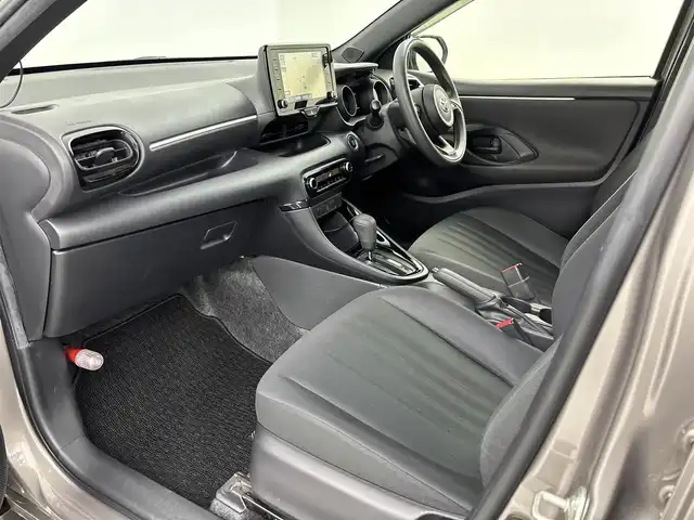 トヨタ ヤリス G 埼玉県 2020(令2)年 6.5万km アバンギャルドブロンズメタリック 純正ナビ(AM/FM/Bluetooth)/バックカメラ/レーンディパーチャーアラート/プリクラッシュセーフティ/ブラインドスポットモニター/クリアランスソナー/リヤクロストラフィックアラート/パーキングサポートブレーキ/ロードサインアシスト/デジタルインナーミラー/ビルトインETC/ドライブレコーダー前後
