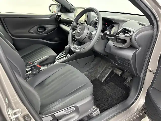 トヨタ ヤリス G 埼玉県 2020(令2)年 6.5万km アバンギャルドブロンズメタリック 純正ナビ(AM/FM/Bluetooth)/バックカメラ/レーンディパーチャーアラート/プリクラッシュセーフティ/ブラインドスポットモニター/クリアランスソナー/リヤクロストラフィックアラート/パーキングサポートブレーキ/ロードサインアシスト/デジタルインナーミラー/ビルトインETC/ドライブレコーダー前後