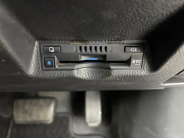 トヨタ ヤリス G 埼玉県 2020(令2)年 6.5万km アバンギャルドブロンズメタリック 純正ナビ(AM/FM/Bluetooth)/バックカメラ/レーンディパーチャーアラート/プリクラッシュセーフティ/ブラインドスポットモニター/クリアランスソナー/リヤクロストラフィックアラート/パーキングサポートブレーキ/ロードサインアシスト/デジタルインナーミラー/ビルトインETC/ドライブレコーダー前後