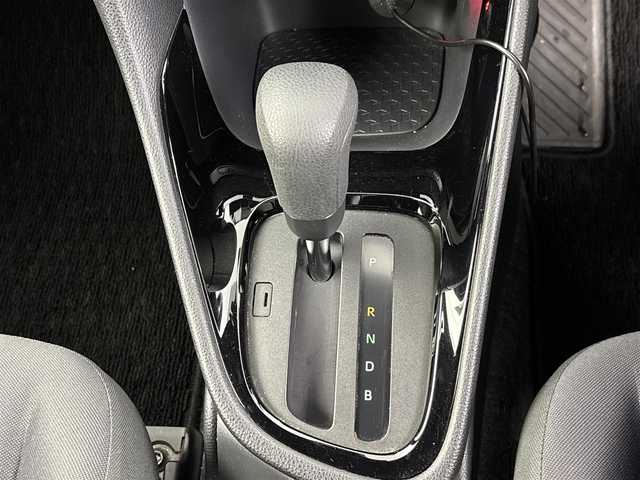 トヨタ ヤリス G 埼玉県 2020(令2)年 6.5万km アバンギャルドブロンズメタリック 純正ナビ(AM/FM/Bluetooth)/バックカメラ/レーンディパーチャーアラート/プリクラッシュセーフティ/ブラインドスポットモニター/クリアランスソナー/リヤクロストラフィックアラート/パーキングサポートブレーキ/ロードサインアシスト/デジタルインナーミラー/ビルトインETC/ドライブレコーダー前後