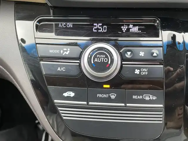ホンダ フリード ハイブリット G ホンダセンシング 千葉県 2018(平30)年 5.6万km プレミアムクリスタルレッドM 社外メモリナビ/バックカメラ/衝突被害軽減システム/車線逸脱警報/クルーズコントロール/両側パワースライドドア/横滑り防止装置/ETC/前後ドライブレコーダー/アイドリングストップ/LEDヘッドライト/オートライト/ウィンカーミラー/電動格納ミラー/プッシュスタート/スマートキー/フロアマット/ドアバイザー/取説/保証書/スペアキー