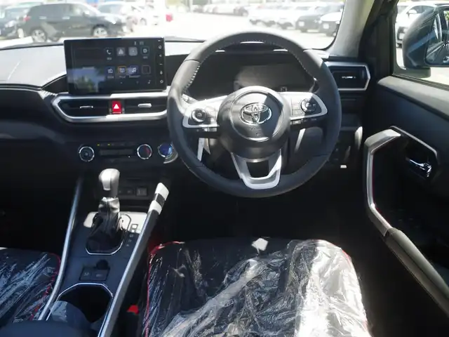 トヨタ ライズ Z 千葉県 2025(令7)年 0.1万km未満 ブラックマイカメタリック HEV Z　ディスプレイオーディオパッケーシ（97900）/スマートアシストIII/レーダークルーズコントロール/エコアイドル/スマートペダル/ディスプレイオーディオ/純正地デジTV/【Apple CarPlay　Android Auto対応】/【Bluetooth接続】/バックカメラ/前席シートヒーター/革巻きステアリング/ステアリングスイッチ/LEDヘッドライト/フォグライト/ウインカーミラー/コーナーセンサー/純正17インチアルミホイル/サイド/カーテンエアバッグ/キーフリーシステム