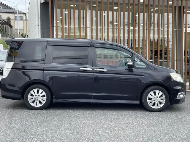 ホンダ ステップワゴン スパーダ Z 千葉県 2011(平23)年 10.1万km プレミアムブラキッシュパール (株)IDOMが運営する【じしゃロン八千代店】の自社ローン専用車両になります。こちらは現金またはオートローンご利用時の価格です。自社ローンご希望の方は別途その旨お申付け下さい/ホンダインターナビ/両側パワースライドドア/バックカメラ