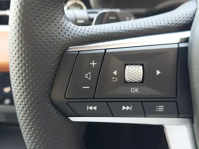 三菱 アウトランダー ＰＨＥＶ P 東京都 2023(令5)年 1.1万km パールⅡ パノラマサンルーフ/純正ナビ/アラウンドビューモニター/ビルトインETC2.0/BOSEサウンド/マイパイロット/レーダークルーズコントロール/ヘッドアップディスプレイ/AC1500W/パワーバックドア/パドルシフト/シートヒーター/ステアリングヒーター/置くだけ充電/コーナーセンサー/e-Assist/・衝突軽減ブレーキ/・踏み間違い衝突防止アシスト/・車線逸脱警報システム/・後側方衝突被害防止支援システム/・後側方車両検知警報システム/・後退時車両検知警報システム