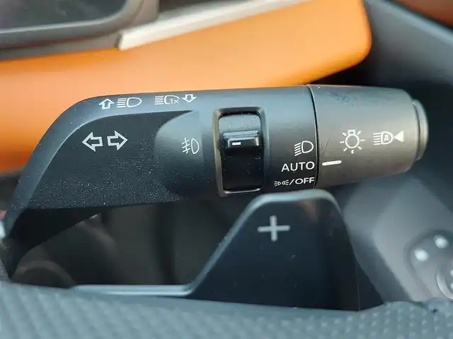 三菱 アウトランダー ＰＨＥＶ P 東京都 2023(令5)年 1.1万km パールⅡ パノラマサンルーフ/純正ナビ/アラウンドビューモニター/ビルトインETC2.0/BOSEサウンド/マイパイロット/レーダークルーズコントロール/ヘッドアップディスプレイ/AC1500W/パワーバックドア/パドルシフト/シートヒーター/ステアリングヒーター/置くだけ充電/コーナーセンサー/e-Assist/・衝突軽減ブレーキ/・踏み間違い衝突防止アシスト/・車線逸脱警報システム/・後側方衝突被害防止支援システム/・後側方車両検知警報システム/・後退時車両検知警報システム