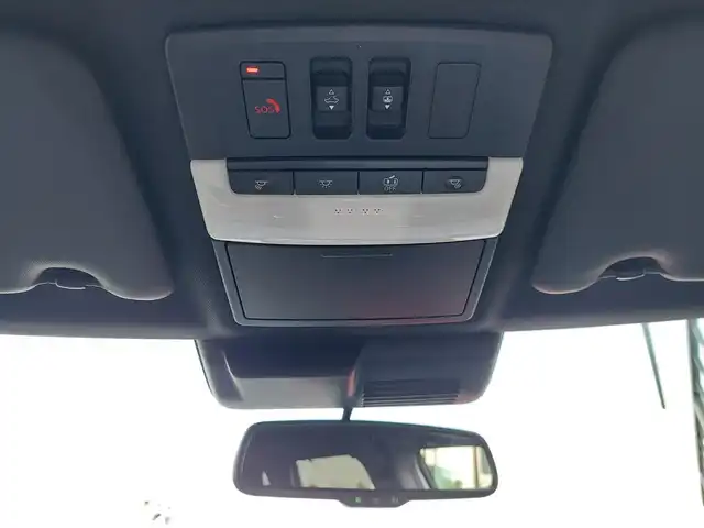 三菱 アウトランダー ＰＨＥＶ P 東京都 2023(令5)年 1.1万km パールⅡ パノラマサンルーフ/純正ナビ/アラウンドビューモニター/ビルトインETC2.0/BOSEサウンド/マイパイロット/レーダークルーズコントロール/ヘッドアップディスプレイ/AC1500W/パワーバックドア/パドルシフト/シートヒーター/ステアリングヒーター/置くだけ充電/コーナーセンサー/e-Assist/・衝突軽減ブレーキ/・踏み間違い衝突防止アシスト/・車線逸脱警報システム/・後側方衝突被害防止支援システム/・後側方車両検知警報システム/・後退時車両検知警報システム