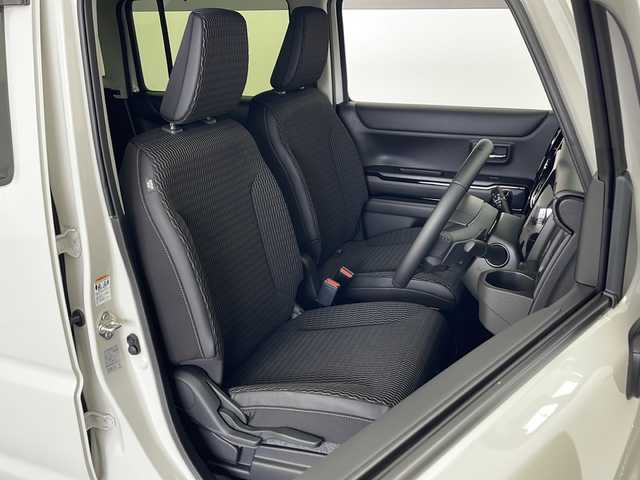 スズキ ハスラー HYBRID X ターボ 秋田県 2025(令7)年 0.4万km ソフトベージュメタリック 純正ナビ【AM/FM/BT/CD/DVD】 /USBポート/全方位カメラ /フルセグTV /ETC パドルシフト　/前後ドライブレコーダー　/アダプティブクルーズコントロール　/前席シートヒーター　/スズキセーフティサポート/車線逸脱警報/横滑り防止装置/衝突被害軽減システム/クリアランスソナー/オートライト　/オートエアコン  /ダウンヒルアシストコントロール/ヒルディセントコントロール/PWR/プッシュスタート /スマートキー/スペアキー有り/ステアリングリモコン/アイドリングストップ/革巻きステアリング/社外フロアマット/ウィンカーミラー /フォグライト /サイドバイザー /取扱説明書