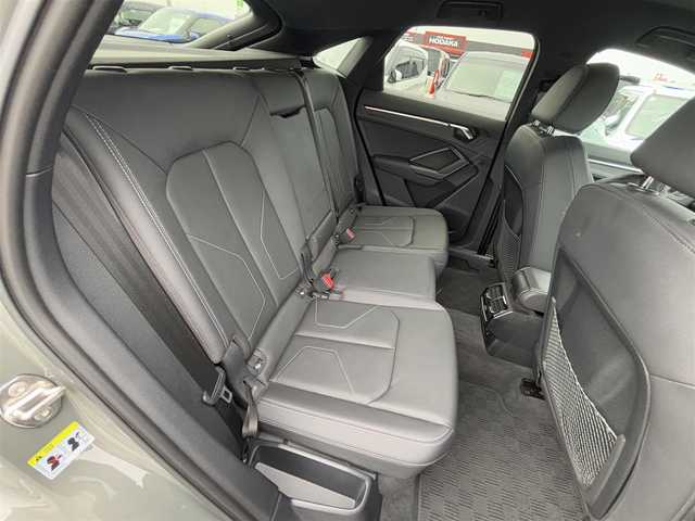 アウディ アウディ Ｑ３ SB 35TDIクワトロ Sライン 徳島県 2023(令5)年 6.7万km 緑／グレー 純正ナビ/全周囲カメラ/バックカメラ/ドライブレコーダー（前後）/ETC2.0/シートヒーター/クルーズコントロール（追従有）/純正フロアマット/コーナーセンサー（前後）/ブラインドスポットモニター/速度警告/オートホールド/オールウェザーライト/タイプC入力端子