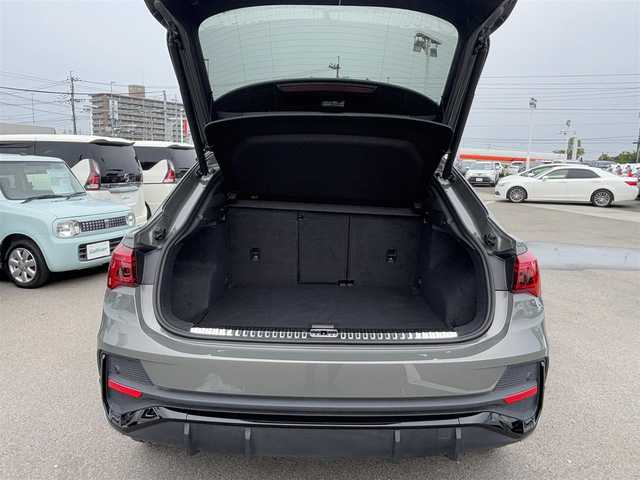 アウディ アウディ Ｑ３ SB 35TDIクワトロ Sライン 徳島県 2023(令5)年 6.7万km 緑／グレー 純正ナビ/全周囲カメラ/バックカメラ/ドライブレコーダー（前後）/ETC2.0/シートヒーター/クルーズコントロール（追従有）/純正フロアマット/コーナーセンサー（前後）/ブラインドスポットモニター/速度警告/オートホールド/オールウェザーライト/タイプC入力端子