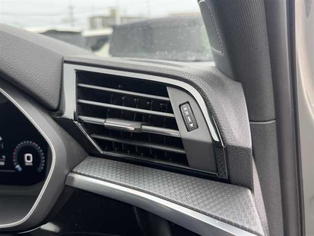 アウディ アウディ Ｑ３ SB 35TDIクワトロ Sライン 徳島県 2023(令5)年 6.7万km 緑／グレー 純正ナビ/全周囲カメラ/バックカメラ/ドライブレコーダー（前後）/ETC2.0/シートヒーター/クルーズコントロール（追従有）/純正フロアマット/コーナーセンサー（前後）/ブラインドスポットモニター/速度警告/オートホールド/オールウェザーライト/タイプC入力端子