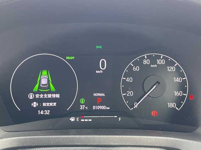 ホンダ ヴェゼル ハイブリッド e:HEV Z 静岡県 2021(令3)年 1.1万km サンドカーキパール ●純正ディスプレイオーディオ(ナビ機能付き)/(フルセグ/Bluetooth/AppleCarPlay/AndroidAuto)/●ハーフレザーシート/●前席シートヒーター/●バックカメラ/●レーダークルーズコントロール/●ブラインドスポットモニター/●衝突被害軽減システム/●レーンキープアシスト/●前後コーナーセンサー/●オートライト/●革巻きステアリング/●ステアリングヒーター/●ステアリングスイッチ/●ETC2.0/●電動リアゲート/●電動パーキングブレーキ/●オートブレーキホールド/●LEDライト/●置くだけ充電/●ヒルディーセントコントロール/●フロントデサイア/●スマートキー/●プッシュスタート/●ドアバイザー/●純正フロアマット/●純正18インチアルミホイール/●W＋サイド＋カーテンSRS＋ABS