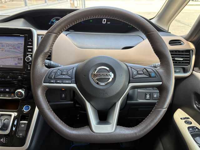 日産 セレナ e－パワー ハイウェイスター V 三重県 2019(平31)年 3.7万km インペリアルアンバーP ♪♪ワンオーナー ♪♪/プロパイロット/　・エマージェンシーブレーキ/　・LDW(車線逸脱警報)/　・LI(車線逸脱防止支援システム)/　・踏み間違い防止アシスト/　・インテリジェントDA(ふらつき警報)/純正９インチナビゲージョン/　・フルセグ/　・DVD再生/　・Bluetooth/　・AUX/SD/録音/アラウンドビューモニター/デジタルインナーミラー/インテリジェントキーx2/プッシュスタート/ステアリングヒーター/両側パワースライドドア/LEDヘッドライト/D/N席シートヒーター/ブラウンハーフレザーシート/ETC/純正フロアマット