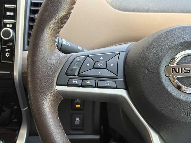日産 セレナ e－パワー ハイウェイスター V 三重県 2019(平31)年 3.7万km インペリアルアンバーP ♪♪ワンオーナー ♪♪/プロパイロット/　・エマージェンシーブレーキ/　・LDW(車線逸脱警報)/　・LI(車線逸脱防止支援システム)/　・踏み間違い防止アシスト/　・インテリジェントDA(ふらつき警報)/純正９インチナビゲージョン/　・フルセグ/　・DVD再生/　・Bluetooth/　・AUX/SD/録音/アラウンドビューモニター/デジタルインナーミラー/インテリジェントキーx2/プッシュスタート/ステアリングヒーター/両側パワースライドドア/LEDヘッドライト/D/N席シートヒーター/ブラウンハーフレザーシート/ETC/純正フロアマット