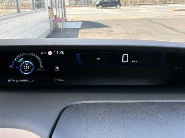 日産 セレナ e－パワー ハイウェイスター V 三重県 2019(平31)年 3.7万km インペリアルアンバーP ♪♪ワンオーナー ♪♪/プロパイロット/　・エマージェンシーブレーキ/　・LDW(車線逸脱警報)/　・LI(車線逸脱防止支援システム)/　・踏み間違い防止アシスト/　・インテリジェントDA(ふらつき警報)/純正９インチナビゲージョン/　・フルセグ/　・DVD再生/　・Bluetooth/　・AUX/SD/録音/アラウンドビューモニター/デジタルインナーミラー/インテリジェントキーx2/プッシュスタート/ステアリングヒーター/両側パワースライドドア/LEDヘッドライト/D/N席シートヒーター/ブラウンハーフレザーシート/ETC/純正フロアマット