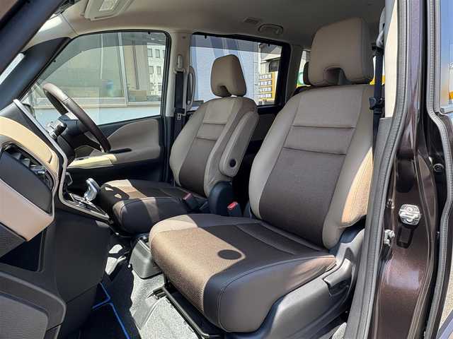 日産 セレナ e－パワー ハイウェイスター V 三重県 2019(平31)年 3.7万km インペリアルアンバーP ♪♪ワンオーナー ♪♪/プロパイロット/　・エマージェンシーブレーキ/　・LDW(車線逸脱警報)/　・LI(車線逸脱防止支援システム)/　・踏み間違い防止アシスト/　・インテリジェントDA(ふらつき警報)/純正９インチナビゲージョン/　・フルセグ/　・DVD再生/　・Bluetooth/　・AUX/SD/録音/アラウンドビューモニター/デジタルインナーミラー/インテリジェントキーx2/プッシュスタート/ステアリングヒーター/両側パワースライドドア/LEDヘッドライト/D/N席シートヒーター/ブラウンハーフレザーシート/ETC/純正フロアマット