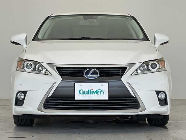 レクサス ＣＴ 200h バージョンC 愛知県 2014(平26)年 3.9万km ホワイトパールクリスタルシャイン プリクラッシュセーフティセンス/純正７型SDナビ（SDなし）/レーダークルーズコントロール/シートヒーター/バックカメラ/パワーシート/コーナーセンサー/純正アルミホイール/LEDヘッドライト/パドルシフト/オートマチックハイビーム/衝突軽減システム/ドライブレコーダー/ETC/ステアリングスイッチ/スマートキー/プッシュスタート