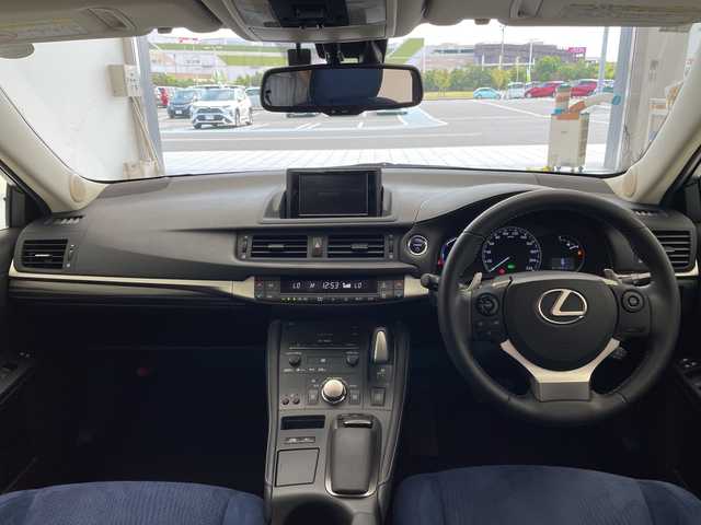 レクサス ＣＴ 200h バージョンC 愛知県 2014(平26)年 3.9万km ホワイトパールクリスタルシャイン プリクラッシュセーフティセンス/純正７型SDナビ（SDなし）/レーダークルーズコントロール/シートヒーター/バックカメラ/パワーシート/コーナーセンサー/純正アルミホイール/LEDヘッドライト/パドルシフト/オートマチックハイビーム/衝突軽減システム/ドライブレコーダー/ETC/ステアリングスイッチ/スマートキー/プッシュスタート