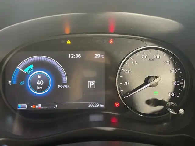 日産 キックス X 福岡県 2022(令4)年 2.1万km ラディアントレッド 純正メモリーナビゲーション/フルセグテレビ/全方位モニター/デジタルインナーミラー/ハーフレザーシート/プロパイロットエディション/スマートキー/プッシュスタートエンジン/革巻きステアリング/オートライト/TVキッド/ステアリングスイッチ/ドアバイザー/フロアマット/LEDヘッドライト/純正17インチアルミホイール