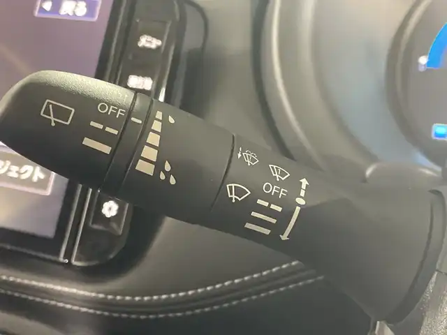 日産 キックス X 福岡県 2022(令4)年 2.1万km ラディアントレッド 純正メモリーナビゲーション/フルセグテレビ/全方位モニター/デジタルインナーミラー/ハーフレザーシート/プロパイロットエディション/スマートキー/プッシュスタートエンジン/革巻きステアリング/オートライト/TVキッド/ステアリングスイッチ/ドアバイザー/フロアマット/LEDヘッドライト/純正17インチアルミホイール