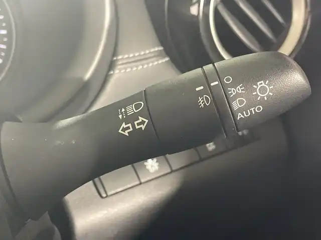 日産 キックス X 福岡県 2022(令4)年 2.1万km ラディアントレッド 純正メモリーナビゲーション/フルセグテレビ/全方位モニター/デジタルインナーミラー/ハーフレザーシート/プロパイロットエディション/スマートキー/プッシュスタートエンジン/革巻きステアリング/オートライト/TVキッド/ステアリングスイッチ/ドアバイザー/フロアマット/LEDヘッドライト/純正17インチアルミホイール