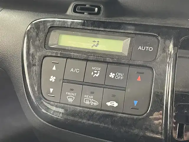 ホンダ Ｎ ＢＯＸ 2トーン G ターボ Lパッケージ 滋賀県 2015(平27)年 7.4万km プレミアムホワイトパールⅡ 社外8インチナビ/（CD/DVD/BT/フルセグTV）/バックカメラ/後席フリップダウンモニター/D/Nシートヒーター/ベンチシート/フルフラットシート/チップアップシート/両側パワースライドドア/レーダークルーズコントロール/コーナーセンサー/レーンキープアシスト/衝突被害軽減ブレーキ/LEDヘッドライト/オートライト/スマートキー/ETC