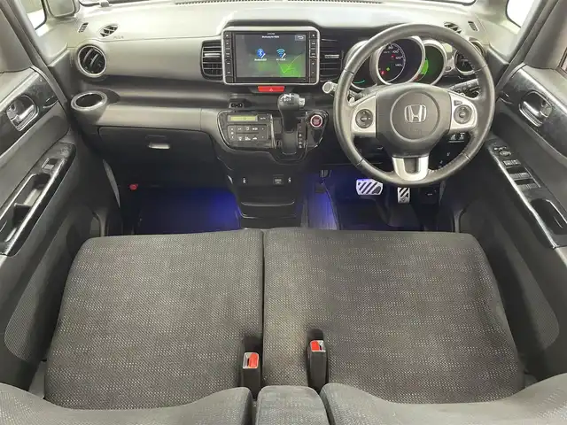 ホンダ Ｎ ＢＯＸ 2トーン G ターボ Lパッケージ 滋賀県 2015(平27)年 7.4万km プレミアムホワイトパールⅡ 社外8インチナビ/（CD/DVD/BT/フルセグTV）/バックカメラ/後席フリップダウンモニター/D/Nシートヒーター/ベンチシート/フルフラットシート/チップアップシート/両側パワースライドドア/レーダークルーズコントロール/コーナーセンサー/レーンキープアシスト/衝突被害軽減ブレーキ/LEDヘッドライト/オートライト/スマートキー/ETC
