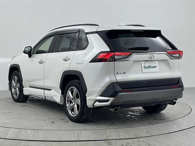 トヨタ ＲＡＶ４ G 熊本県 2021(令3)年 3.3万km ホワイトパールクリスタルシャイン 純正ディスプレイオーディオ　/Ｂｌｕｅｔｏｏｔｈ　/全方位モニター　/ビルトインＥＴＣ　/前後ドライブレコーダー　/ステアリングヒーター　/メモリーシート　/サンルーフ　/シートヒーター　/モデリスタエアロ