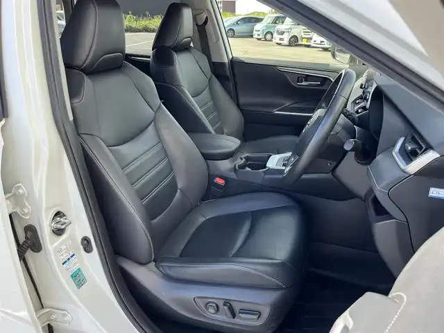 トヨタ ＲＡＶ４ G 奈良県 2021(令3)年 3.3万km ホワイトパールクリスタルシャイン 純正ディスプレイオーディオ　/Ｂｌｕｅｔｏｏｔｈ　/全方位モニター　/ビルトインＥＴＣ　/前後ドライブレコーダー　/ステアリングヒーター　/メモリーシート　/サンルーフ　/シートヒーター　/モデリスタエアロ