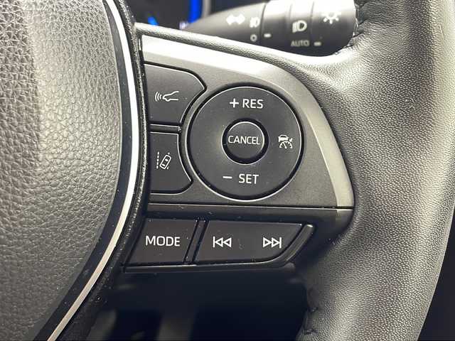 トヨタ ＲＡＶ４ ハイブリッド アドベンチャー 沖縄県 2022(令4)年 8.5万km アッシュグレーメタリック/グレイッシュブルー 純正ディスプレイオーディオ/　（Bluetooth/フルセグTV/AM/FM）/パノラマルーフ/ドライブレコーダー/ETC2.0/パノラミックビューモニター/トヨタセーフティセンス/・衝突被害軽減ブレーキ (プリクラッシュセーフティ)																									/・ハンドル操作サポート (レーントレーシングアシスト)																									/・追従ドライブ支援機能 (レーダークルーズコントロール)																									/・車線はみ出しアラート (レーンディパーチャーアラート)																									/・自動ハイビーム (オートマチックハイビーム)																									/ブラインドスポットモニター/電動リアゲート/レザーシート/メモリ付パワーシート/シートエアコン/シートヒーター/電動サイドブレーキ/ステアリングヒーター/オートハイビーム/クリアランスソナー/LEDヘッドライト/オートライト/スマートキー/スペアキー/プッシュスタート/純正フロアマット/純正19インチアルミホイール