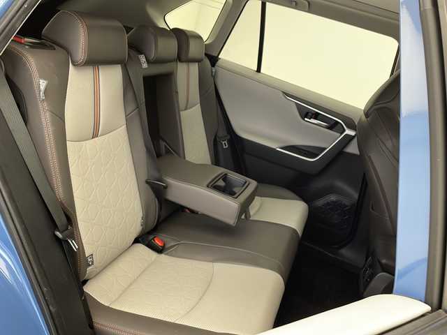 トヨタ ＲＡＶ４ ハイブリッド アドベンチャー 沖縄県 2022(令4)年 8.5万km アッシュグレーメタリック/グレイッシュブルー 純正ディスプレイオーディオ/　（Bluetooth/フルセグTV/AM/FM）/パノラマルーフ/ドライブレコーダー/ETC2.0/パノラミックビューモニター/トヨタセーフティセンス/・衝突被害軽減ブレーキ (プリクラッシュセーフティ)																									/・ハンドル操作サポート (レーントレーシングアシスト)																									/・追従ドライブ支援機能 (レーダークルーズコントロール)																									/・車線はみ出しアラート (レーンディパーチャーアラート)																									/・自動ハイビーム (オートマチックハイビーム)																									/ブラインドスポットモニター/電動リアゲート/レザーシート/メモリ付パワーシート/シートエアコン/シートヒーター/電動サイドブレーキ/ステアリングヒーター/オートハイビーム/クリアランスソナー/LEDヘッドライト/オートライト/スマートキー/スペアキー/プッシュスタート/純正フロアマット/純正19インチアルミホイール