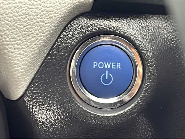 トヨタ ＲＡＶ４ ハイブリッド アドベンチャー 沖縄県 2022(令4)年 8.5万km アッシュグレーメタリック/グレイッシュブルー 純正ディスプレイオーディオ/　（Bluetooth/フルセグTV/AM/FM）/パノラマルーフ/ドライブレコーダー/ETC2.0/パノラミックビューモニター/トヨタセーフティセンス/・衝突被害軽減ブレーキ (プリクラッシュセーフティ)																									/・ハンドル操作サポート (レーントレーシングアシスト)																									/・追従ドライブ支援機能 (レーダークルーズコントロール)																									/・車線はみ出しアラート (レーンディパーチャーアラート)																									/・自動ハイビーム (オートマチックハイビーム)																									/ブラインドスポットモニター/電動リアゲート/レザーシート/メモリ付パワーシート/シートエアコン/シートヒーター/電動サイドブレーキ/ステアリングヒーター/オートハイビーム/クリアランスソナー/LEDヘッドライト/オートライト/スマートキー/スペアキー/プッシュスタート/純正フロアマット/純正19インチアルミホイール
