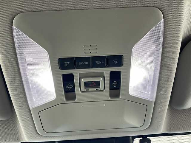 トヨタ ＲＡＶ４ ハイブリッド アドベンチャー 沖縄県 2022(令4)年 8.5万km アッシュグレーメタリック/グレイッシュブルー 純正ディスプレイオーディオ/　（Bluetooth/フルセグTV/AM/FM）/パノラマルーフ/ドライブレコーダー/ETC2.0/パノラミックビューモニター/トヨタセーフティセンス/・衝突被害軽減ブレーキ (プリクラッシュセーフティ)																									/・ハンドル操作サポート (レーントレーシングアシスト)																									/・追従ドライブ支援機能 (レーダークルーズコントロール)																									/・車線はみ出しアラート (レーンディパーチャーアラート)																									/・自動ハイビーム (オートマチックハイビーム)																									/ブラインドスポットモニター/電動リアゲート/レザーシート/メモリ付パワーシート/シートエアコン/シートヒーター/電動サイドブレーキ/ステアリングヒーター/オートハイビーム/クリアランスソナー/LEDヘッドライト/オートライト/スマートキー/スペアキー/プッシュスタート/純正フロアマット/純正19インチアルミホイール