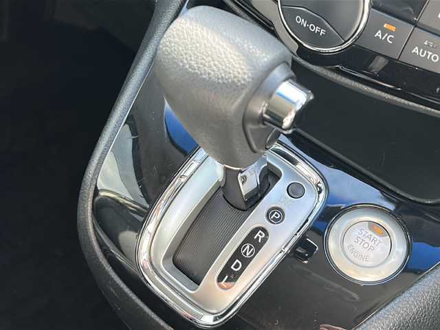 日産 セレナ ハイウェイスター Vセレ +Safty 岩手県 2015(平27)年 7.3万km ダイヤモンドブラック 純正ナビ　全周囲カメラ　Ｂｌｕｅｔｏｏｔｈ　ＣＤ／ＤＶＤ再生　ＴＶ　両側パワースライドドア　クルコン　ドラレコ　１５インチＡＷ　前後コーナーセンサー　ＬＥＤオートライト　スマートキー　ビルトインＥＴＣ