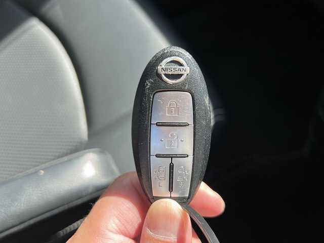 日産 セレナ ハイウェイスター Vセレ +Safty 岩手県 2015(平27)年 7.3万km ダイヤモンドブラック 純正ナビ　全周囲カメラ　Ｂｌｕｅｔｏｏｔｈ　ＣＤ／ＤＶＤ再生　ＴＶ　両側パワースライドドア　クルコン　ドラレコ　１５インチＡＷ　前後コーナーセンサー　ＬＥＤオートライト　スマートキー　ビルトインＥＴＣ