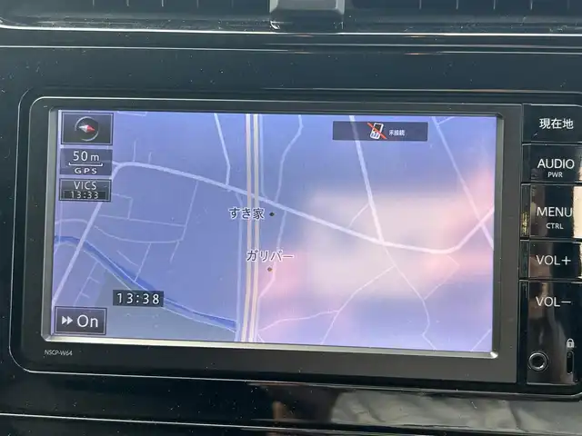 トヨタ プリウス S 埼玉県 2016(平28)年 7万km アティチュードブラックマイカ 登録時69904km/ワンオーナー/純正ナビ/（FM/AM/TV/BT）/バックカメラ/クルーズコントロール追従有/ETC/LEDヘッドライト/純正フロアマット/純正ドアバイザー/トノカバー/電動格納ミラー/革巻きステアリング/ステアリングスイッチ/電動格納ミラー/フロントフォグ/フルオートエアコン/プッシュスタート/スマートキー/スペアキー1本/保証書/車両取扱説明書