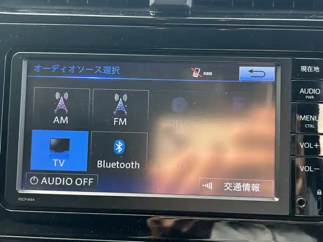 トヨタ プリウス S 埼玉県 2016(平28)年 7万km アティチュードブラックマイカ 登録時69904km/ワンオーナー/純正ナビ/（FM/AM/TV/BT）/バックカメラ/クルーズコントロール追従有/ETC/LEDヘッドライト/純正フロアマット/純正ドアバイザー/トノカバー/電動格納ミラー/革巻きステアリング/ステアリングスイッチ/電動格納ミラー/フロントフォグ/フルオートエアコン/プッシュスタート/スマートキー/スペアキー1本/保証書/車両取扱説明書