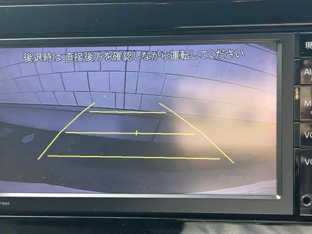 トヨタ プリウス S 埼玉県 2016(平28)年 7万km アティチュードブラックマイカ 登録時69904km/ワンオーナー/純正ナビ/（FM/AM/TV/BT）/バックカメラ/クルーズコントロール追従有/ETC/LEDヘッドライト/純正フロアマット/純正ドアバイザー/トノカバー/電動格納ミラー/革巻きステアリング/ステアリングスイッチ/電動格納ミラー/フロントフォグ/フルオートエアコン/プッシュスタート/スマートキー/スペアキー1本/保証書/車両取扱説明書