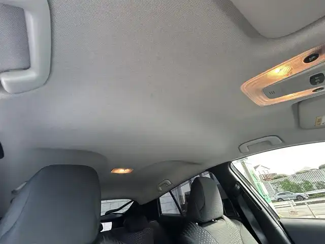 トヨタ プリウス S 埼玉県 2016(平28)年 7万km アティチュードブラックマイカ 登録時69904km/ワンオーナー/純正ナビ/（FM/AM/TV/BT）/バックカメラ/クルーズコントロール追従有/ETC/LEDヘッドライト/純正フロアマット/純正ドアバイザー/トノカバー/電動格納ミラー/革巻きステアリング/ステアリングスイッチ/電動格納ミラー/フロントフォグ/フルオートエアコン/プッシュスタート/スマートキー/スペアキー1本/保証書/車両取扱説明書