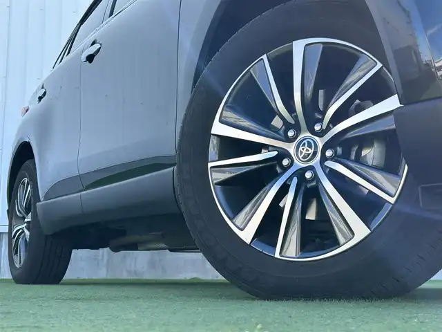 トヨタ ハリアー ハイブリッド G 香川県 2020(令2)年 3.3万km プレシャスブラックパール トヨタセーフティーセンス/・レーダークルーズコントロール/・プリクラッシュセーフティー/・レーントレーシングアシスト/・ブラインドスポットモニタ/・デジタルインナーミラー/・ロードサインアシスト/純正ディスプレイオーディオ/→AM/FM/Bluetooth/バックカメラ/パワーバックドア/ハーフレザー/革巻きステアリング/D席パワーシート/LEDヘッドライト/純正18インチアルミホイール/オートホールド/コーナーセンサー/バイザー/純正フロアマット/前後ドライブレコーダー/ETC/スマートキー/プッシュスタート