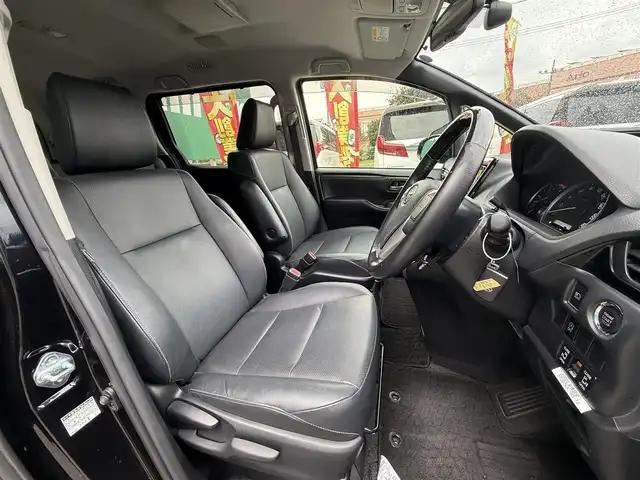 トヨタ エスクァイア Gi 千葉県 2015(平27)年 3.6万km スパークリングブラックパールクリスタルシャイン 社外SDナビ/フルセグTV/CD/DVD/Bluetooth/フリップダウンモニター/クルーズコントロール/両側パワースライドドア/ETC/バックカメラ/レザーシート/D/N席シートヒーター/オートハイビーム/LEDヘッドライト/スマートキー/プッシュスタート/純正15インチAW
