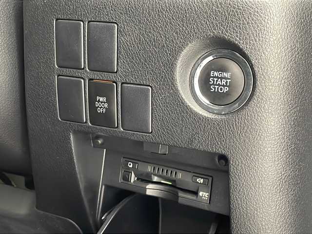 トヨタ アルファード S Aパッケージ 沖縄県 2017(平29)年 4.7万km ホワイトパールクリスタルシャイン ワンオーナー/純正10型ナビ（NSZN-Z66T）/　CD/DVD/SD/BT/フルセグ/バックカメラ/純正12.1型フリップダウンモニター（V12T-R66C)（MOP)/モデリスタフルエアロ/モデリスタグリル・バックドア・フェンダーガーニッシュ/モデリスタサス/ビルトインETC/純正ドライブレコーダー（DRT-H66A）/インナーミラー型レーダー探知機/両側パワースライドドア/クルーズコントロール/クリアランスソナー/アイドリングストップ（MOP)/アクセサリーコンセントAC100V・100W(MOP)/LEDヘッドライト/オートライト/社外20インチAW/純正18インチAW付き夏タイヤ積込/スペアタイヤ（MOP)/プッシュスタート/スマートキー/スペアキー/保証書/取扱説明書