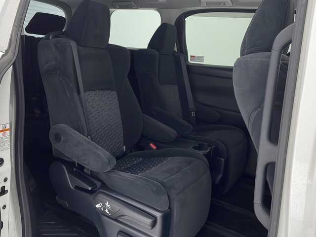 トヨタ アルファード S Aパッケージ 沖縄県 2017(平29)年 4.7万km ホワイトパールクリスタルシャイン ワンオーナー/純正10型ナビ（NSZN-Z66T）/　CD/DVD/SD/BT/フルセグ/バックカメラ/純正12.1型フリップダウンモニター（V12T-R66C)（MOP)/モデリスタフルエアロ/モデリスタグリル・バックドア・フェンダーガーニッシュ/モデリスタサス/ビルトインETC/純正ドライブレコーダー（DRT-H66A）/インナーミラー型レーダー探知機/両側パワースライドドア/クルーズコントロール/クリアランスソナー/アイドリングストップ（MOP)/アクセサリーコンセントAC100V・100W(MOP)/LEDヘッドライト/オートライト/社外20インチAW/純正18インチAW付き夏タイヤ積込/スペアタイヤ（MOP)/プッシュスタート/スマートキー/スペアキー/保証書/取扱説明書