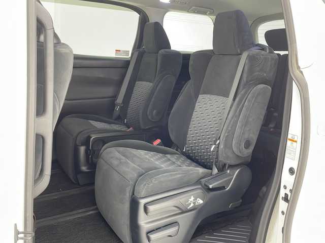 トヨタ アルファード S Aパッケージ 沖縄県 2017(平29)年 4.7万km ホワイトパールクリスタルシャイン ワンオーナー/純正10型ナビ（NSZN-Z66T）/　CD/DVD/SD/BT/フルセグ/バックカメラ/純正12.1型フリップダウンモニター（V12T-R66C)（MOP)/モデリスタフルエアロ/モデリスタグリル・バックドア・フェンダーガーニッシュ/モデリスタサス/ビルトインETC/純正ドライブレコーダー（DRT-H66A）/インナーミラー型レーダー探知機/両側パワースライドドア/クルーズコントロール/クリアランスソナー/アイドリングストップ（MOP)/アクセサリーコンセントAC100V・100W(MOP)/LEDヘッドライト/オートライト/社外20インチAW/純正18インチAW付き夏タイヤ積込/スペアタイヤ（MOP)/プッシュスタート/スマートキー/スペアキー/保証書/取扱説明書