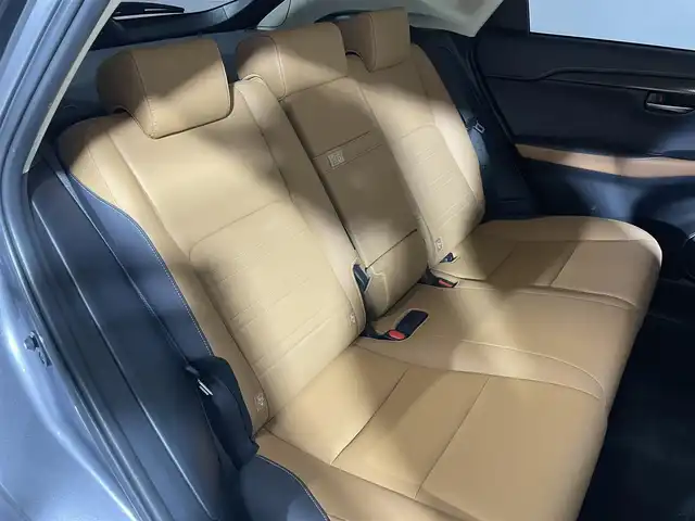 レクサス ＮＸ 300h Iパッケージ 大阪府 2018(平30)年 3.1万km マーキュリーグレーマイカ 茶革シート 純正エアロ 純正10.3incナビTV バックカメラ 三眼LED ヘッドアップディスプレイ パワーシート/ヒーター ハンドルヒーター 電動リアゲート レーダークルコン 衝突軽減ブレーキ レーンアシスト BSM